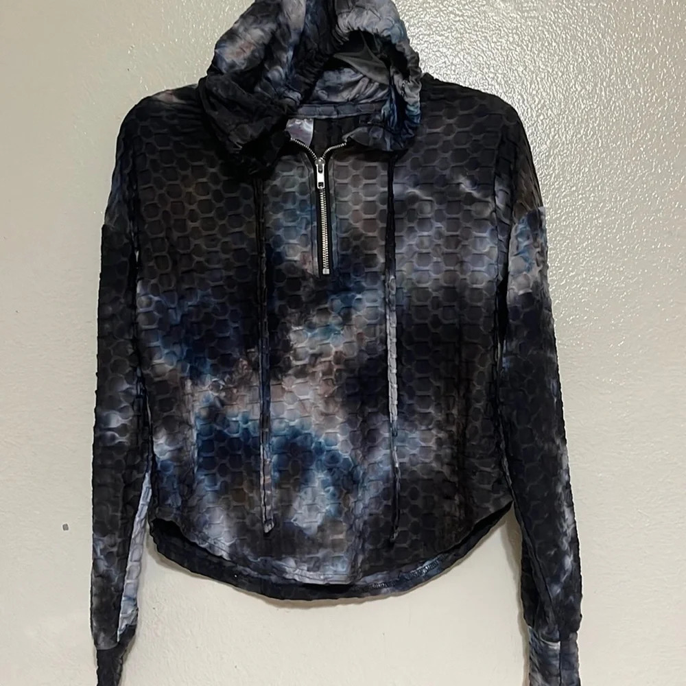 No Boundaries Super Stretch & Soft Honeycomb Hoodie Size M Tie Dye